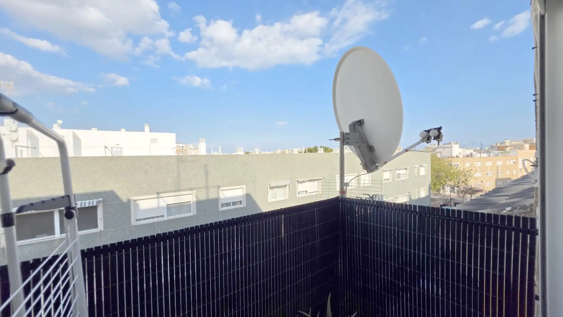 Vista exterior de Piso en venta en Alicante / Alacant con Aire acondicionado, Calefacción y Amueblado