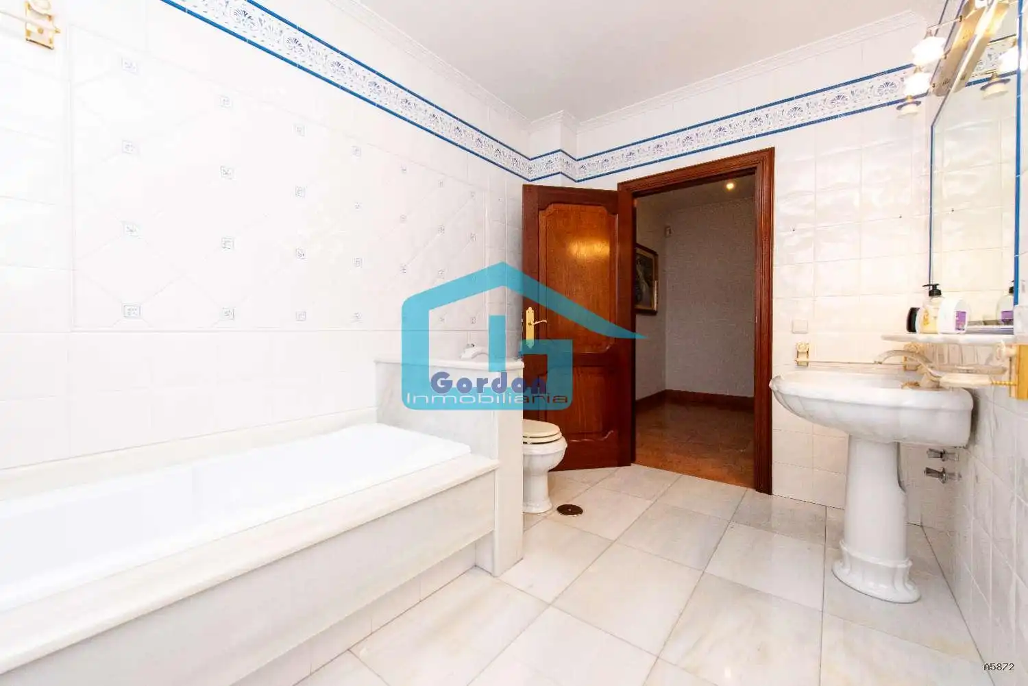 Bany de Casa o xalet en venda en Meaño amb Calefacció, Parquet i Terrassa