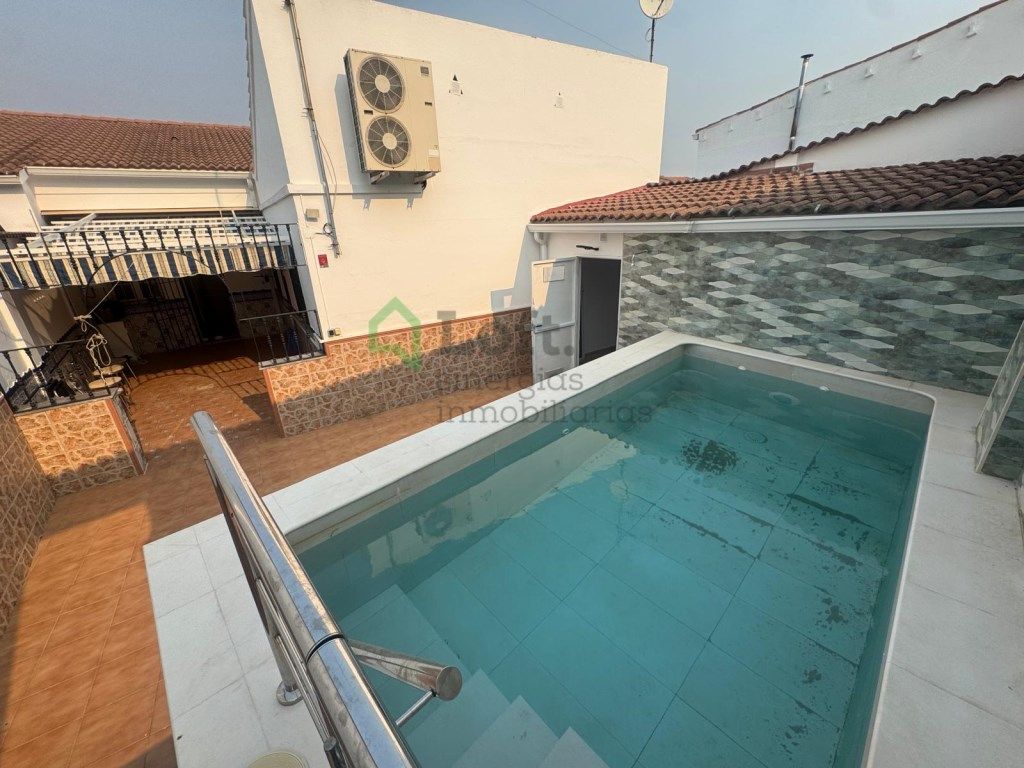 Swimming pool of House or chalet for sale in Lobón