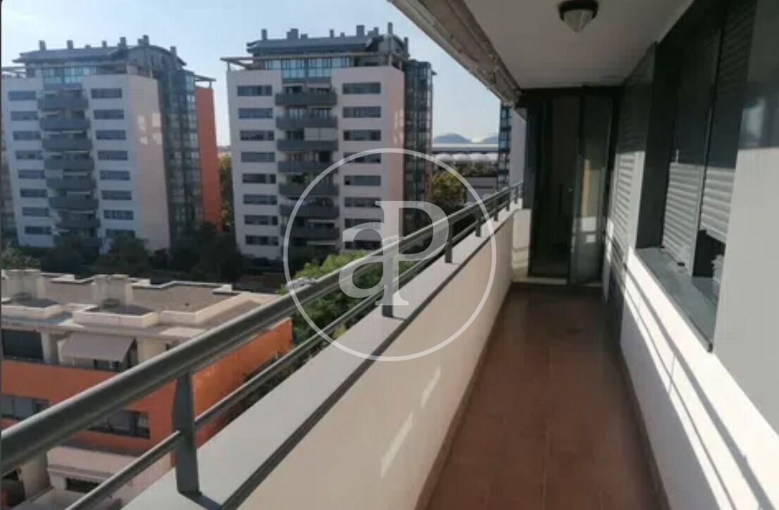Terrassa de Pis de lloguer en  Valencia Capital amb Aire condicionat, Calefacció i Traster