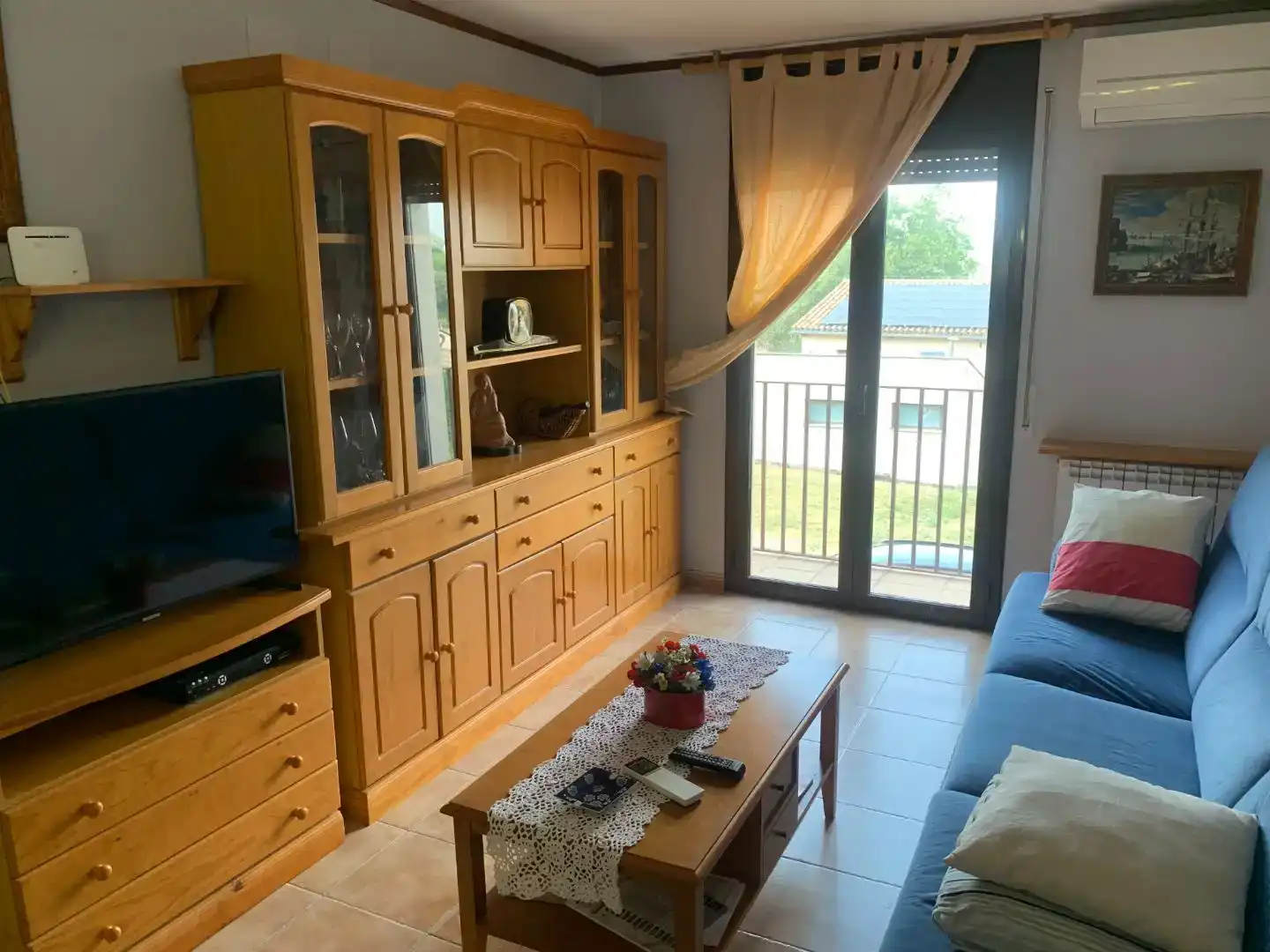 Living room of Flat for sale in Alpens  with Air Conditioner and Balcony