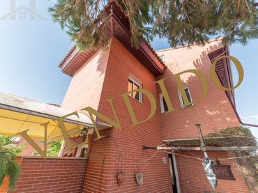 Casa aparellada amb jardí en venda a Cubas de la Sagra