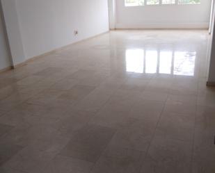 Büro miete in San Bartolomé de Tirajana mit Klimaanlage