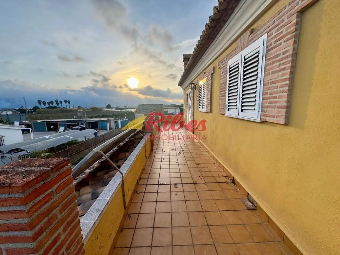 Vista exterior de Casa o xalet en venda en Cullera amb Aire condicionat, Jardí privat i Terrassa