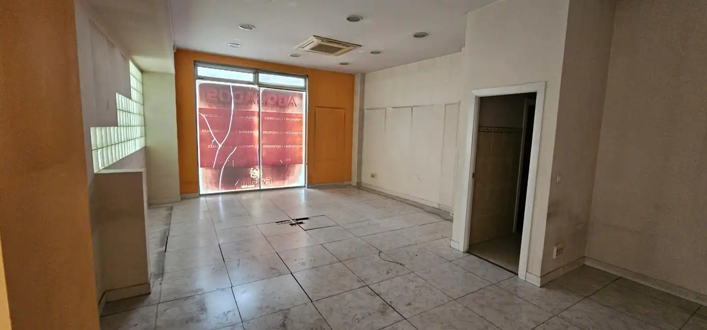 Commercial properties for sale in Avenida del Pinar, Parque Lisboa - La Paz