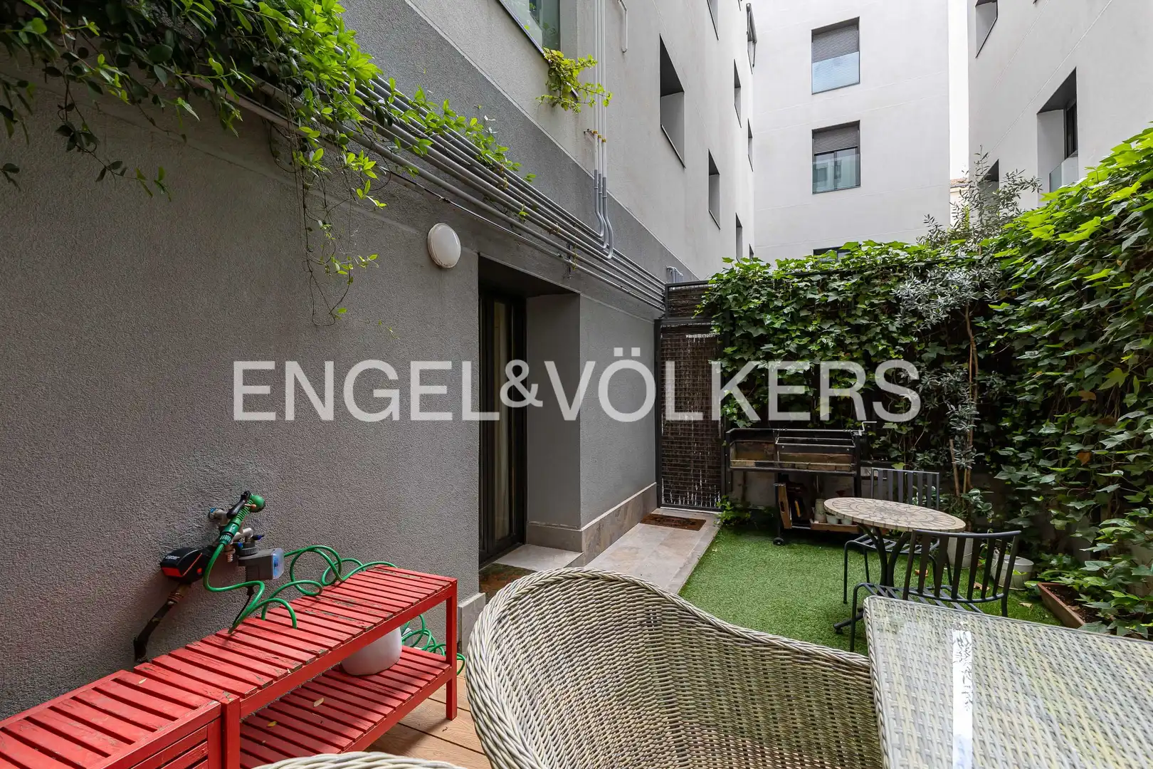 Terrassa de Dúplex en venda en Madrid amb Aire condicionat, Calefacció i Jardí privat