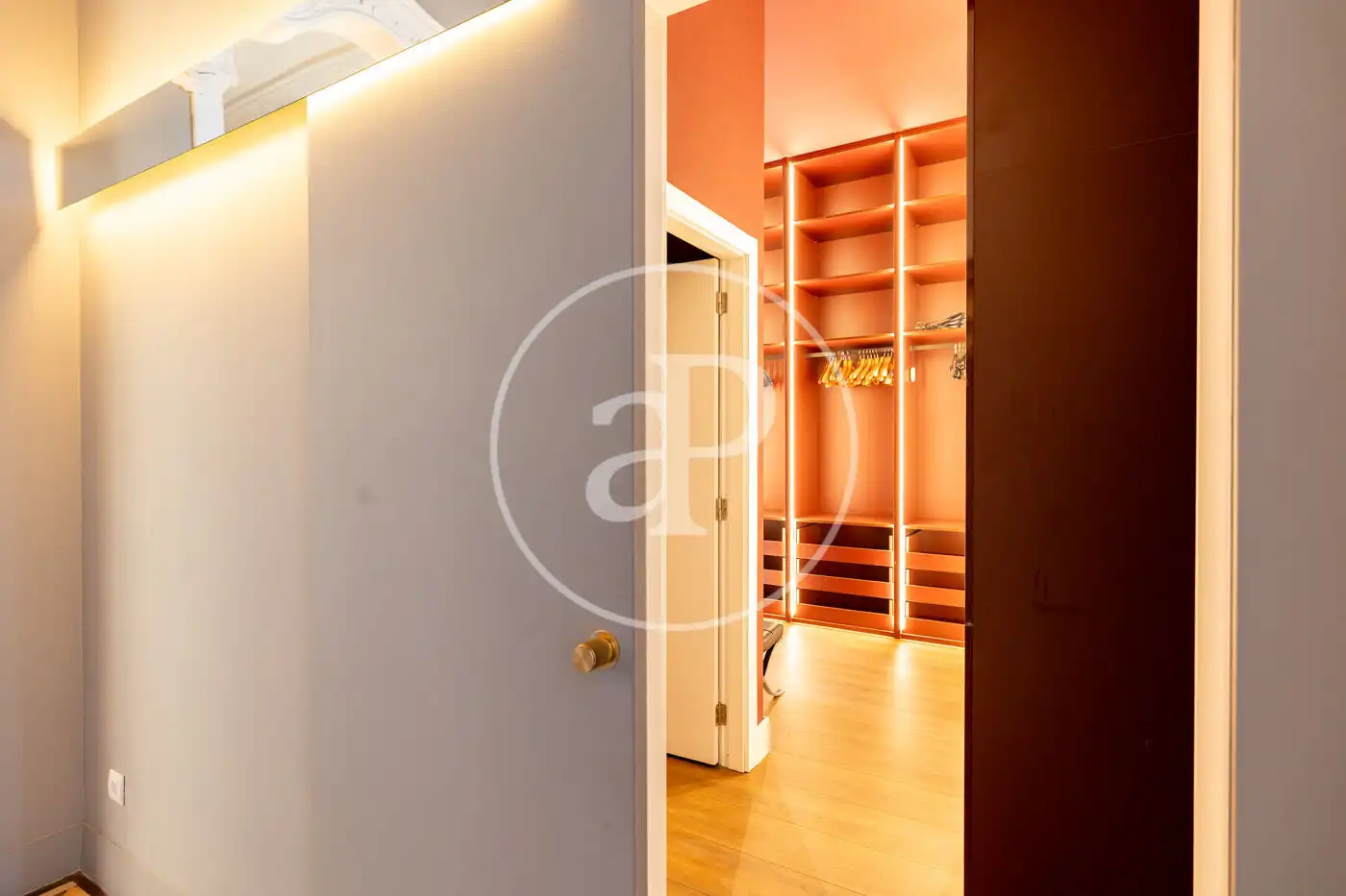 Wohnung zur Miete in Barcelona mit Klimaanlage, Heizung und Möbliert