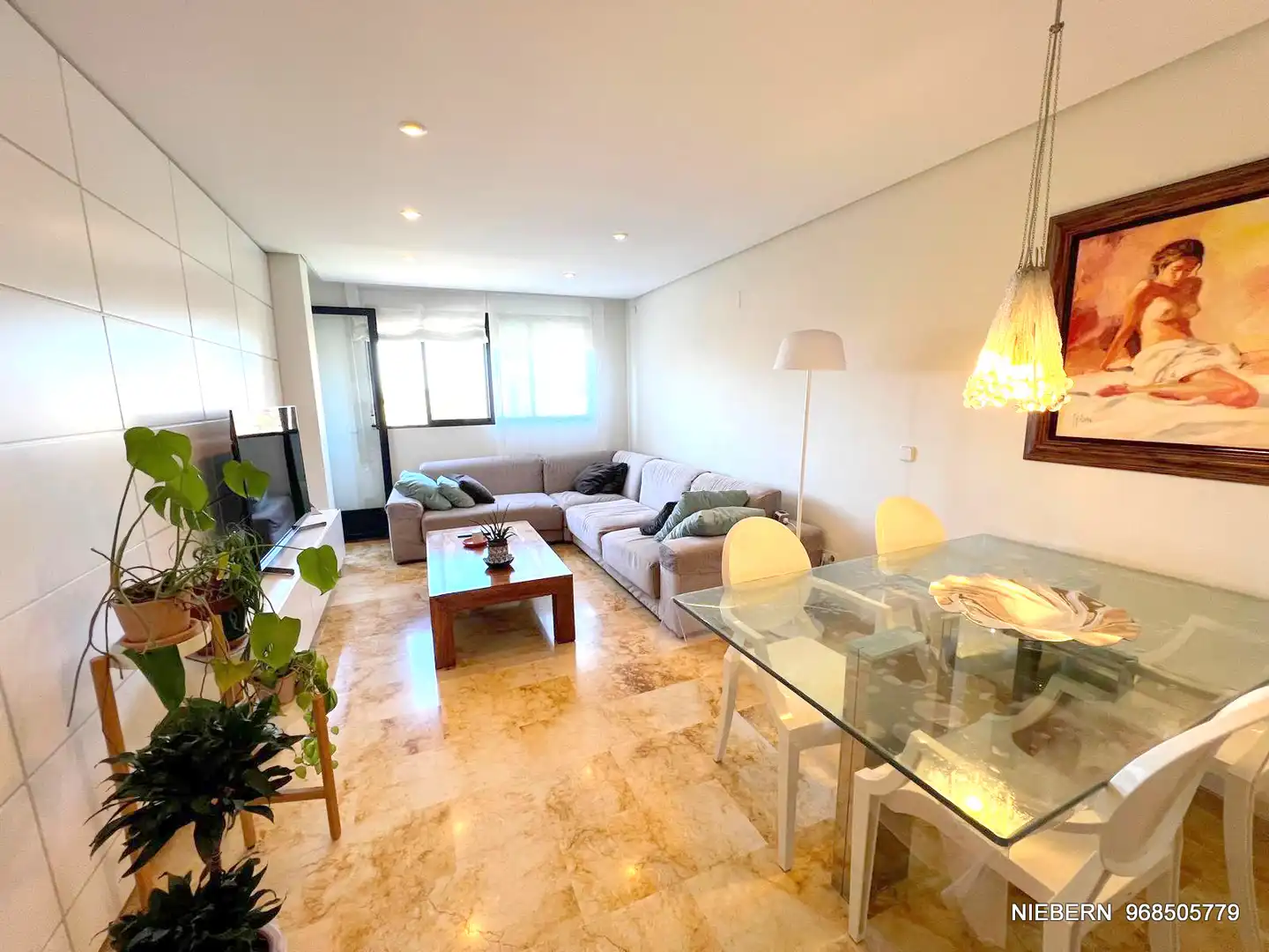 Wohnung zur Miete in Avenida Reina Victoria Eugenia, Alameda