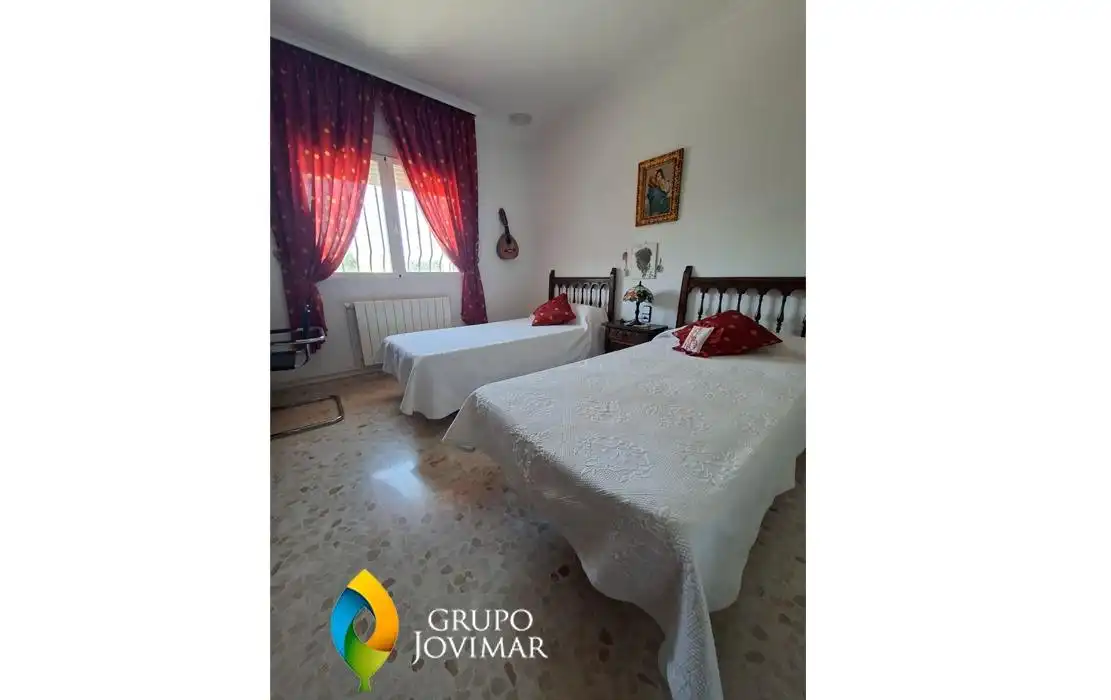 Jardín de Casa o chalet en venta en Guadix con Calefacción, Piscina y Amueblado