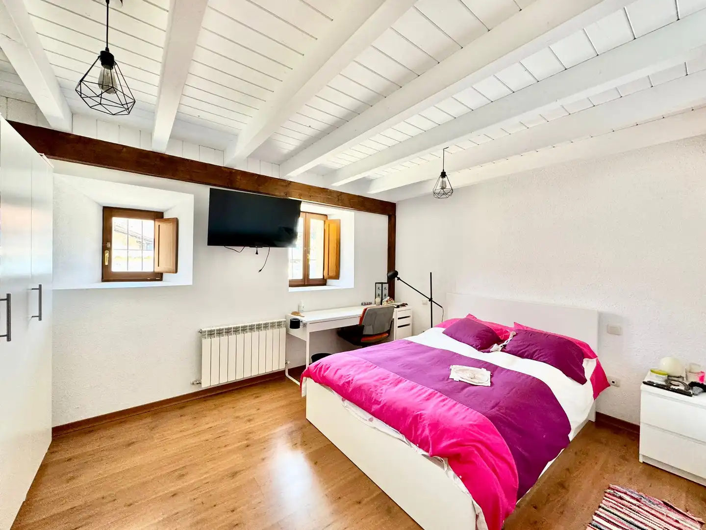 Schlafzimmer von Country house zum Verkauf in Condado de Treviño mit Möbliert
