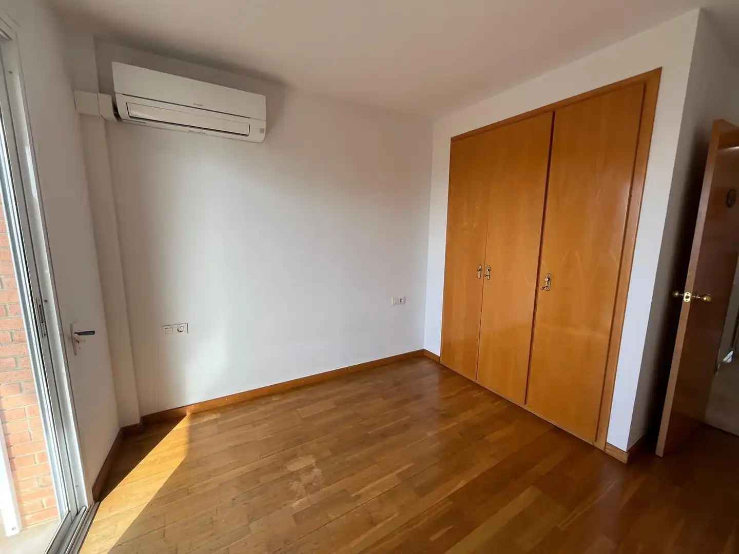 Dormitori de Casa adosada en venda en El Masnou amb Aire condicionat, Calefacció i Jardí privat
