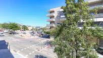 Exterior view of Flat for sale in Sant Feliu de Llobregat  with Air Conditioner and Balcony