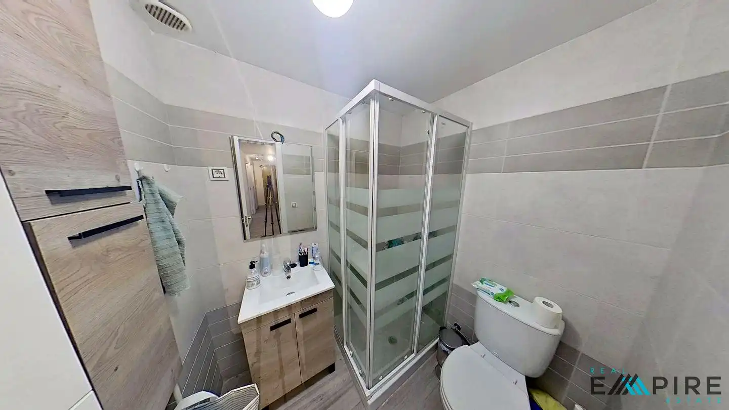 Bany de Planta baixa en venda en Yuncler amb Parquet