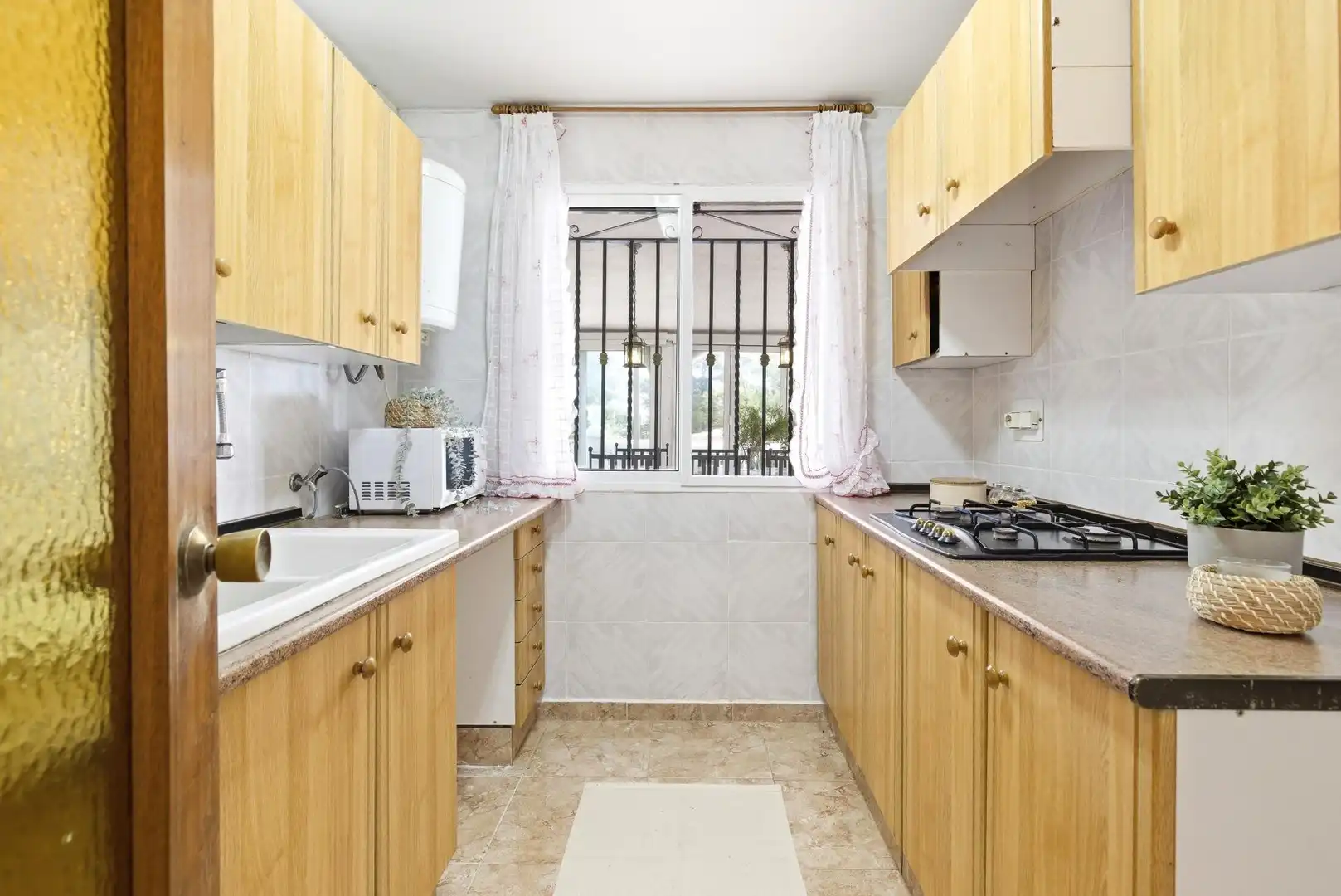 Cuina de Casa o xalet en venda en Mogente / Moixent amb Jardí privat, Terrassa i Traster