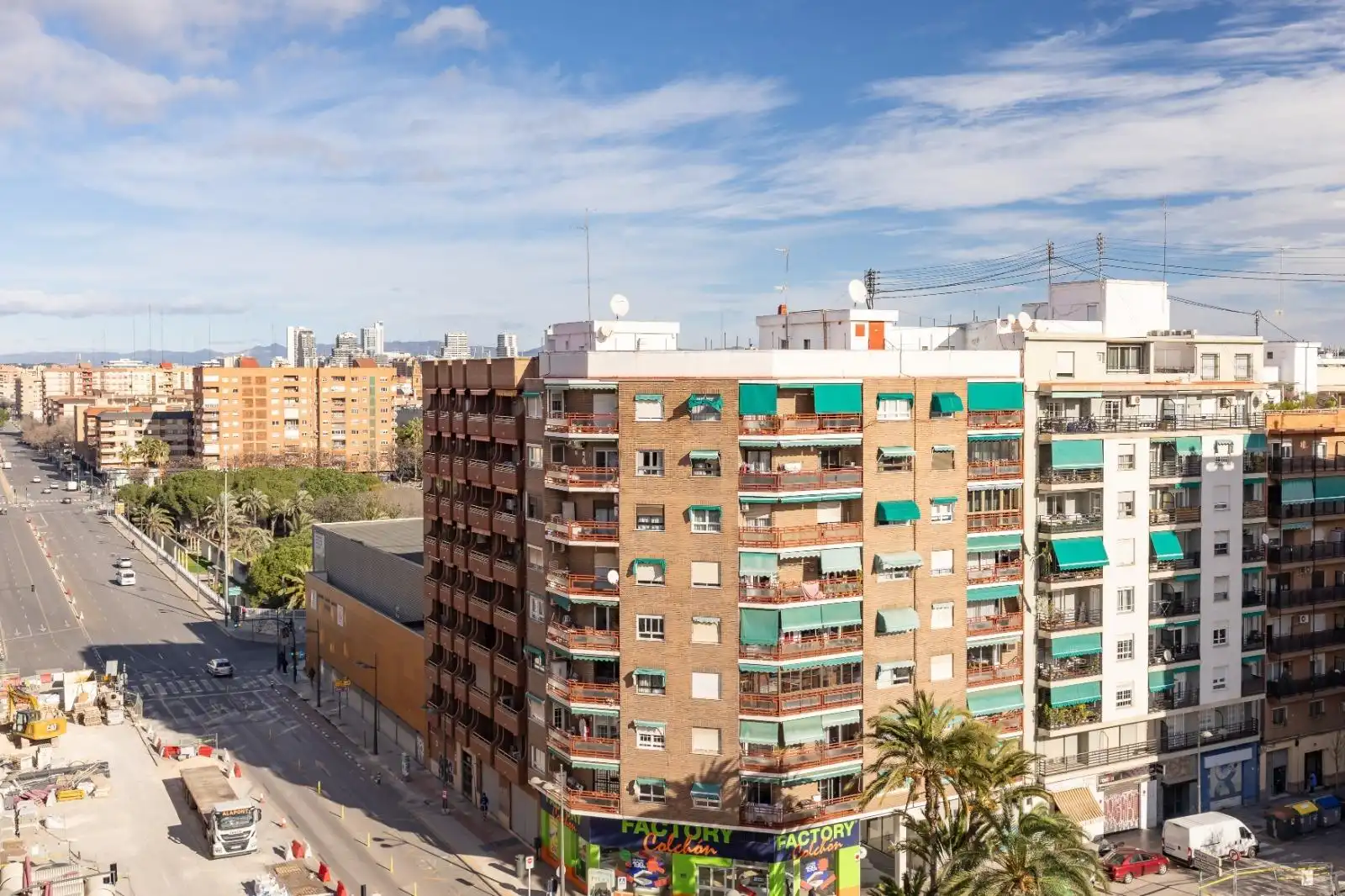 Vista exterior de Pis en venda en Valencia amb Parquet i Balcó
