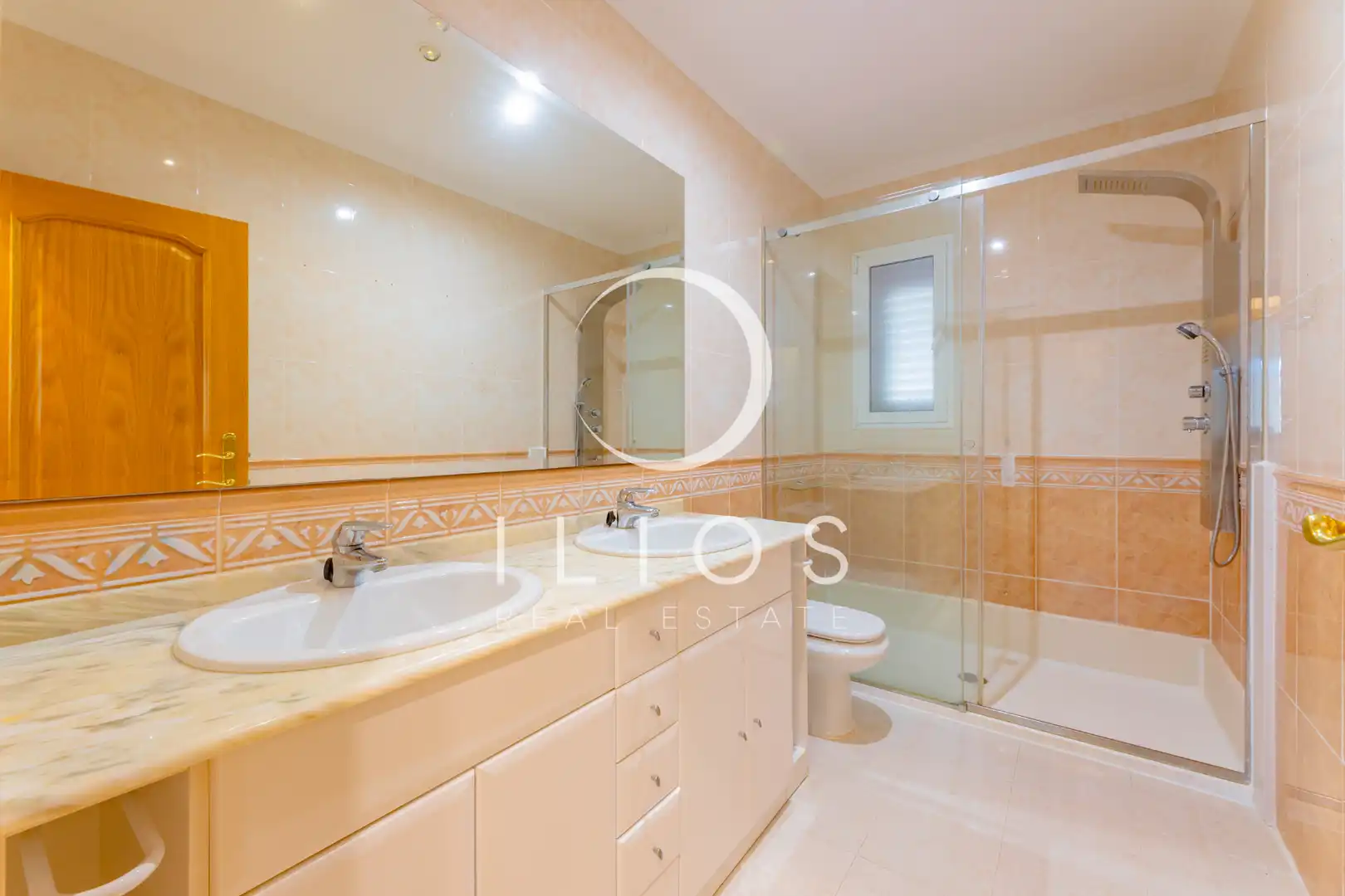 Bany de Casa o xalet de lloguer en Sagunto / Sagunt amb Aire condicionat, Calefacció i Jardí privat