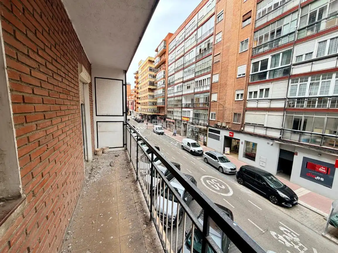 Außenansicht von Wohnung zum Verkauf in Valladolid mit Terrasse