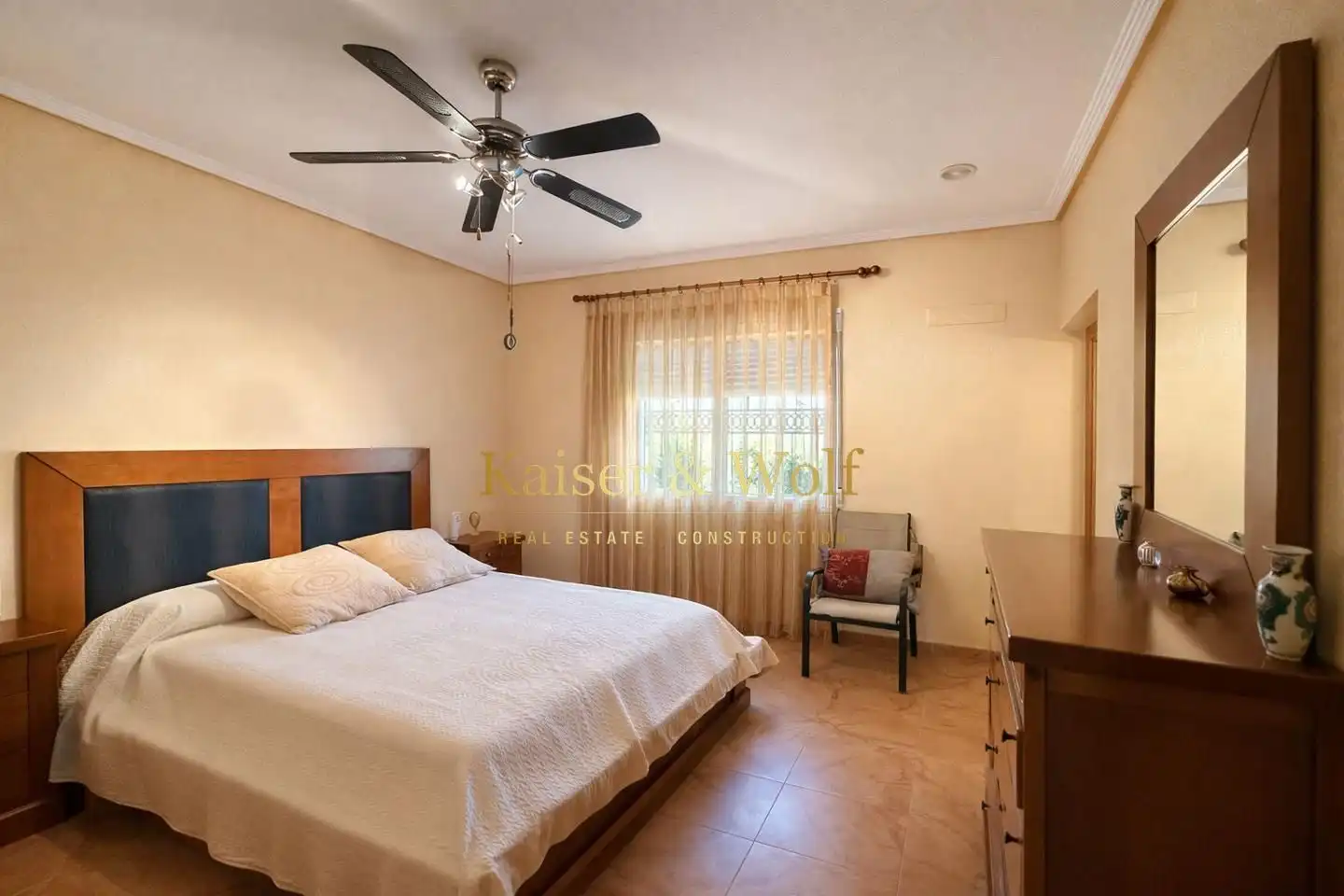 Dormitori de Casa o xalet en venda en Elche / Elx amb Aire condicionat, Jardí privat i Piscina