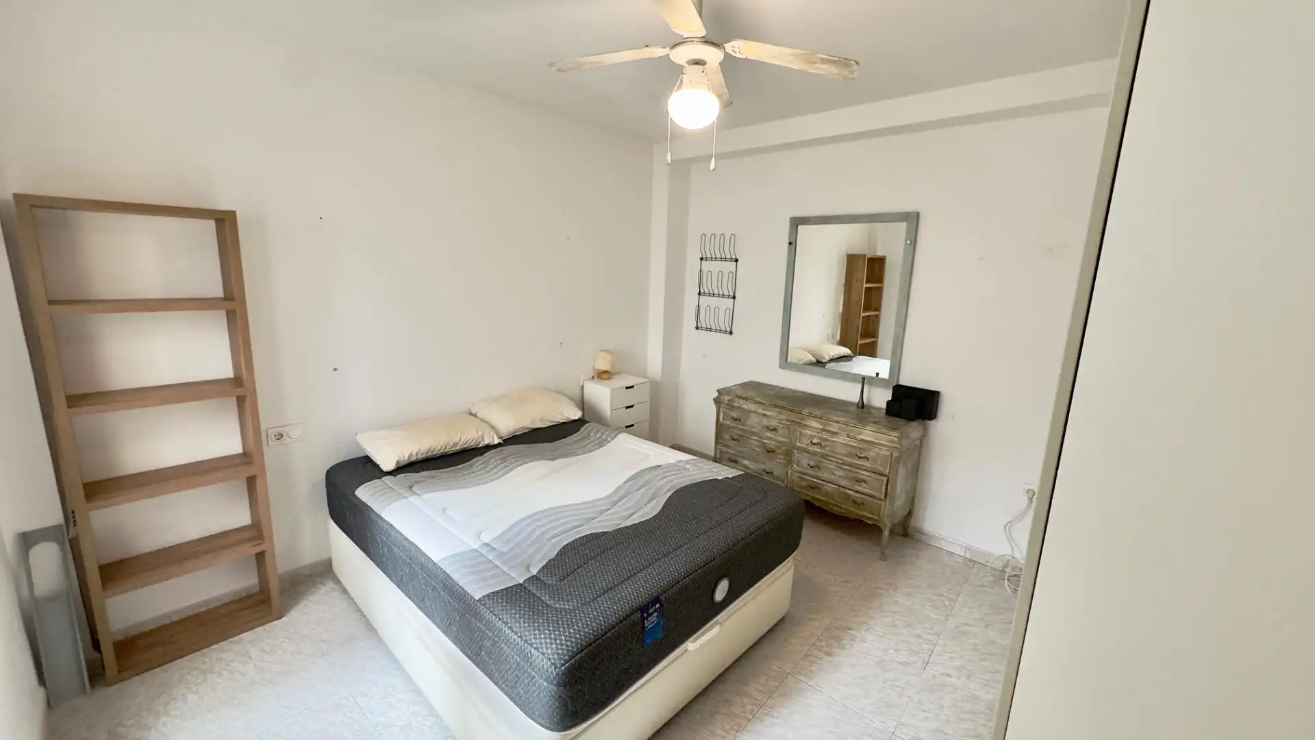 Flat for rent in Calle Calle Molinos, San Matías - Realejo