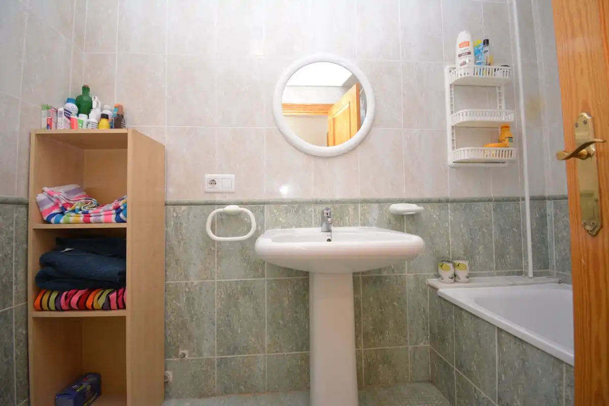 Bany de Apartament en venda en Dénia amb Terrassa, Forn i Alarma