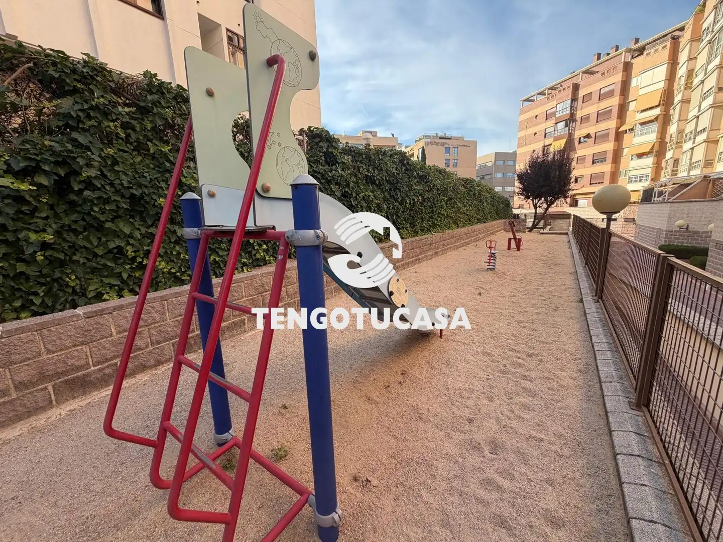 Außenansicht von Dachboden zum Verkauf in Madrid mit Klimaanlage, Heizung und Terrasse