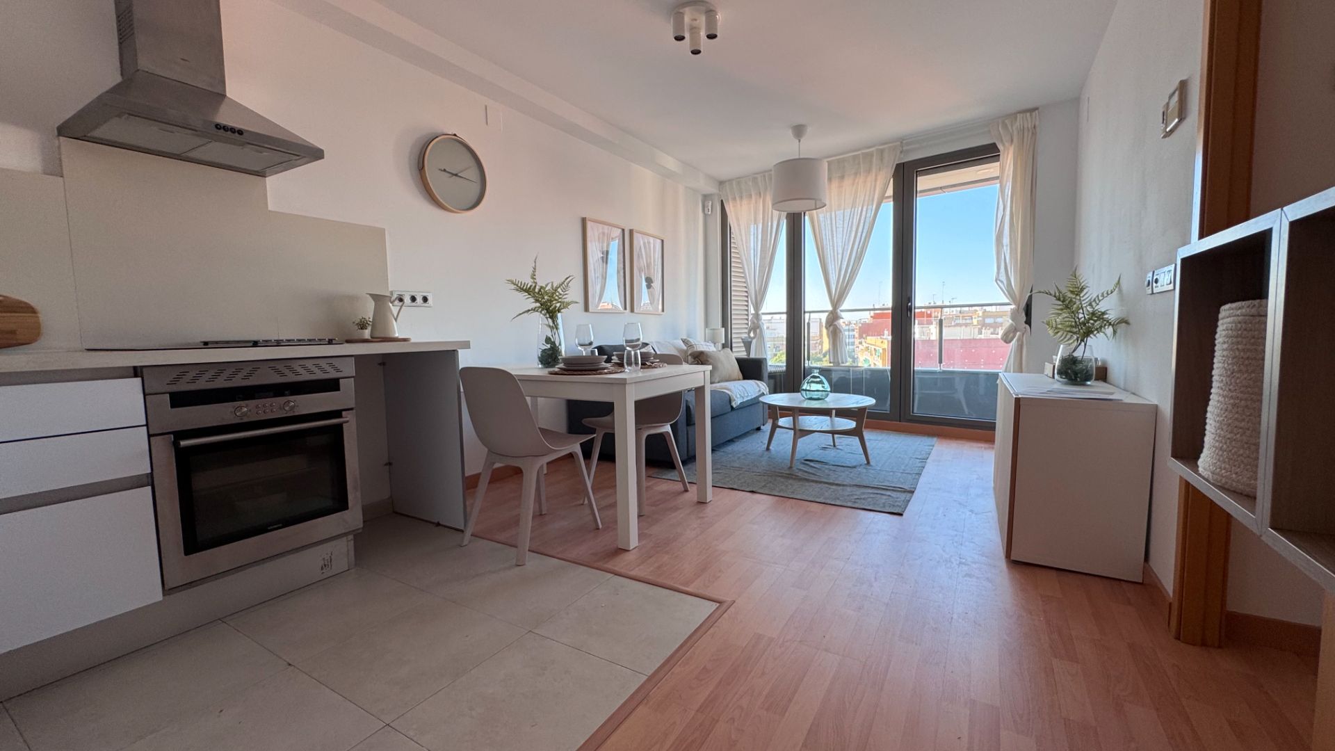 Living room of Flat for sale in Mislata  with Air Conditioner, Parquet flooring and Oven