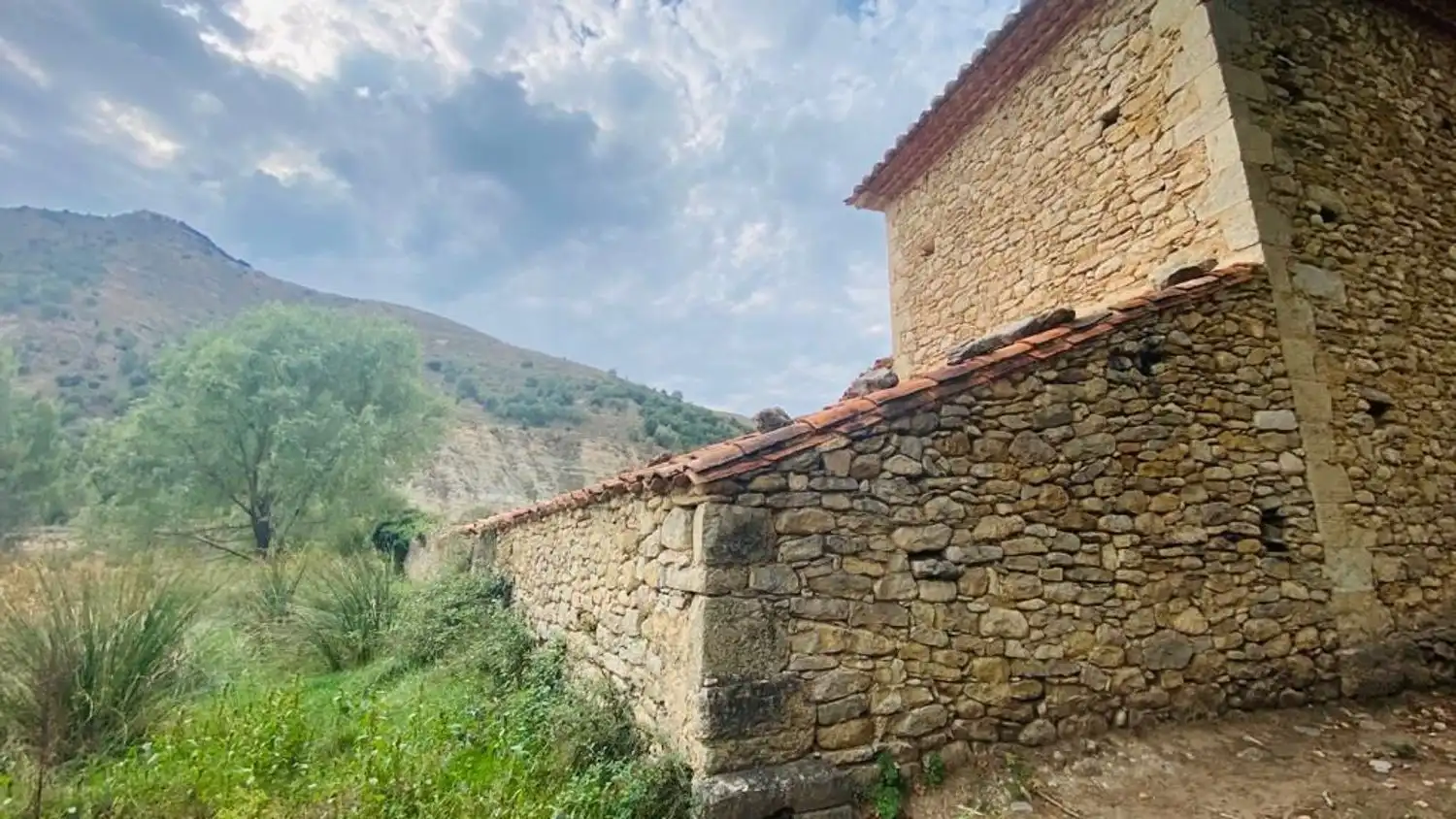 Vista exterior de Finca rústica en venda en Olocau del Rey amb Terrassa i Traster