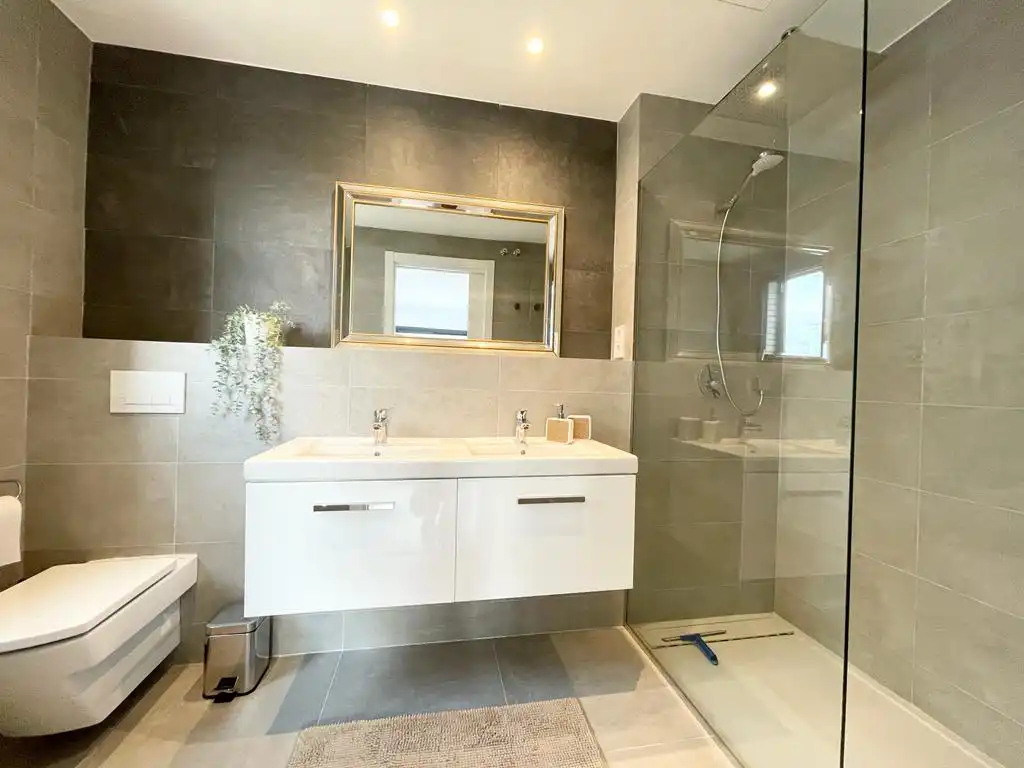 Bathroom of Apartments for rent in Sitges  with Air Conditioner, Heating and Parquet flooring
