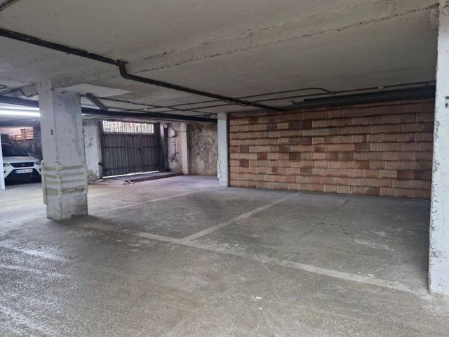 Garaje en Alquiler en  Avda. España , 6 en Cortes - Huertas