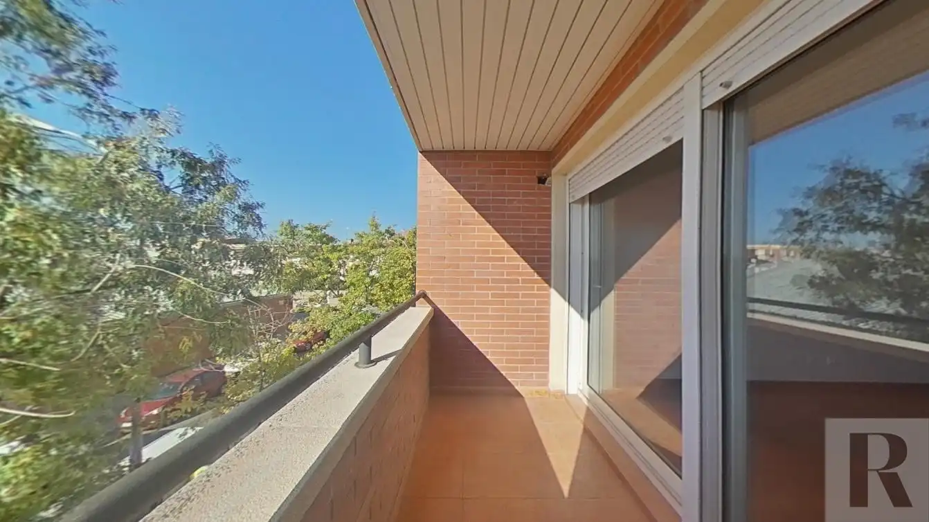 Vista exterior de Piso en venta en Sabadell con Calefacción y Terraza