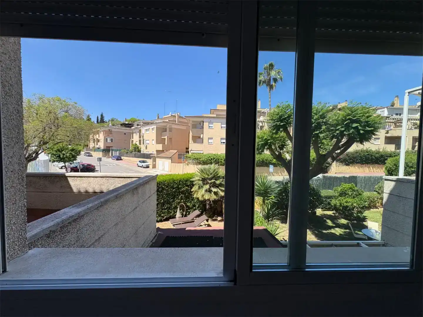 Vista exterior de Piso de alquiler en Tomares con Aire acondicionado, Piscina y Balcón