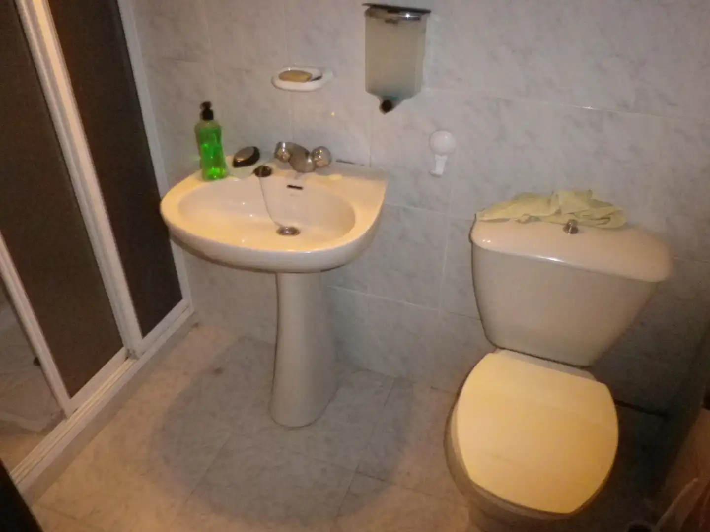 Bany de Casa o xalet en venda en Viveiro amb Terrassa, Traster i Moblat