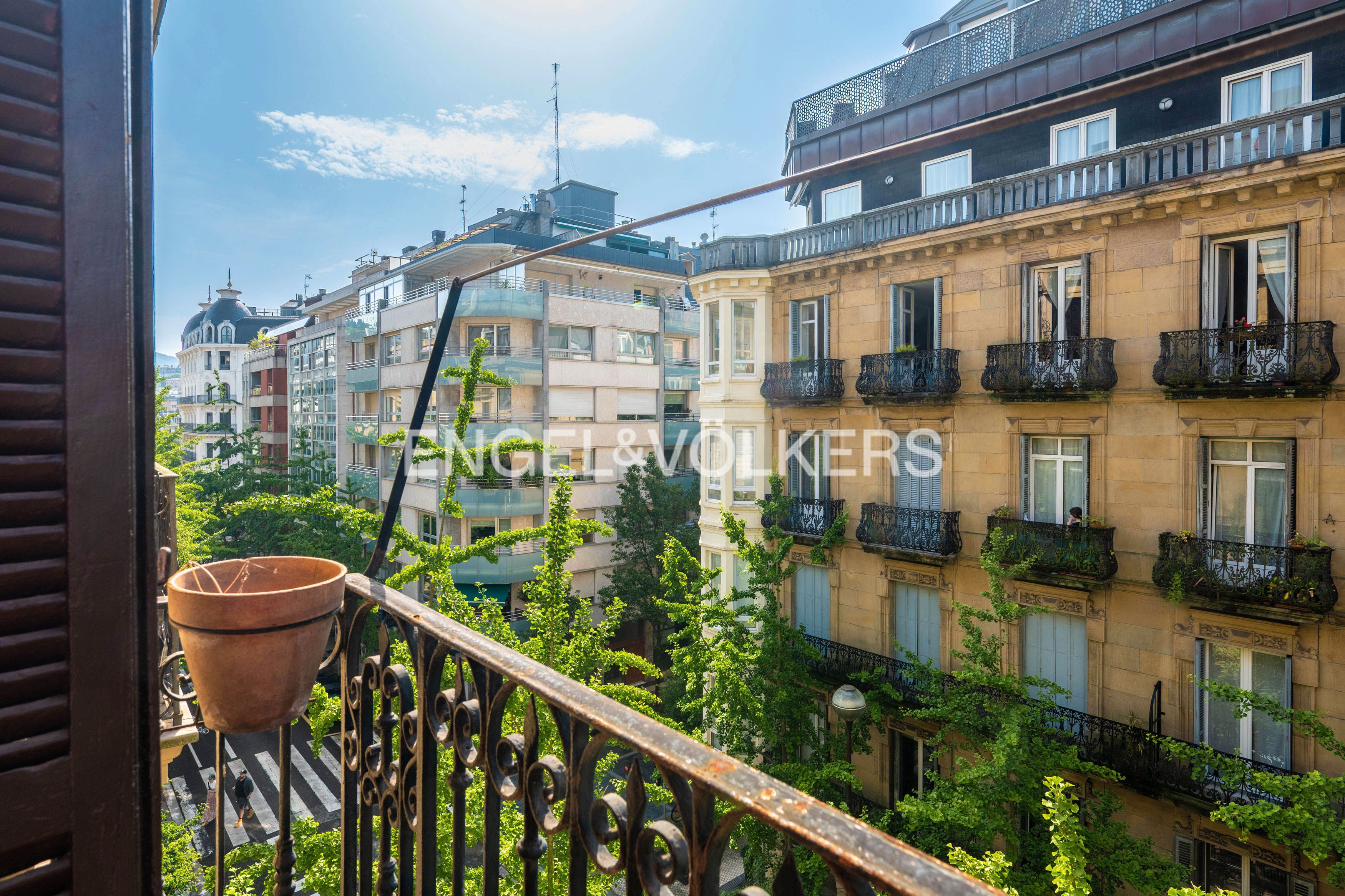 Exterior view of Flat for sale in Donostia - San Sebastián   with Heating, Parquet flooring and Storage room