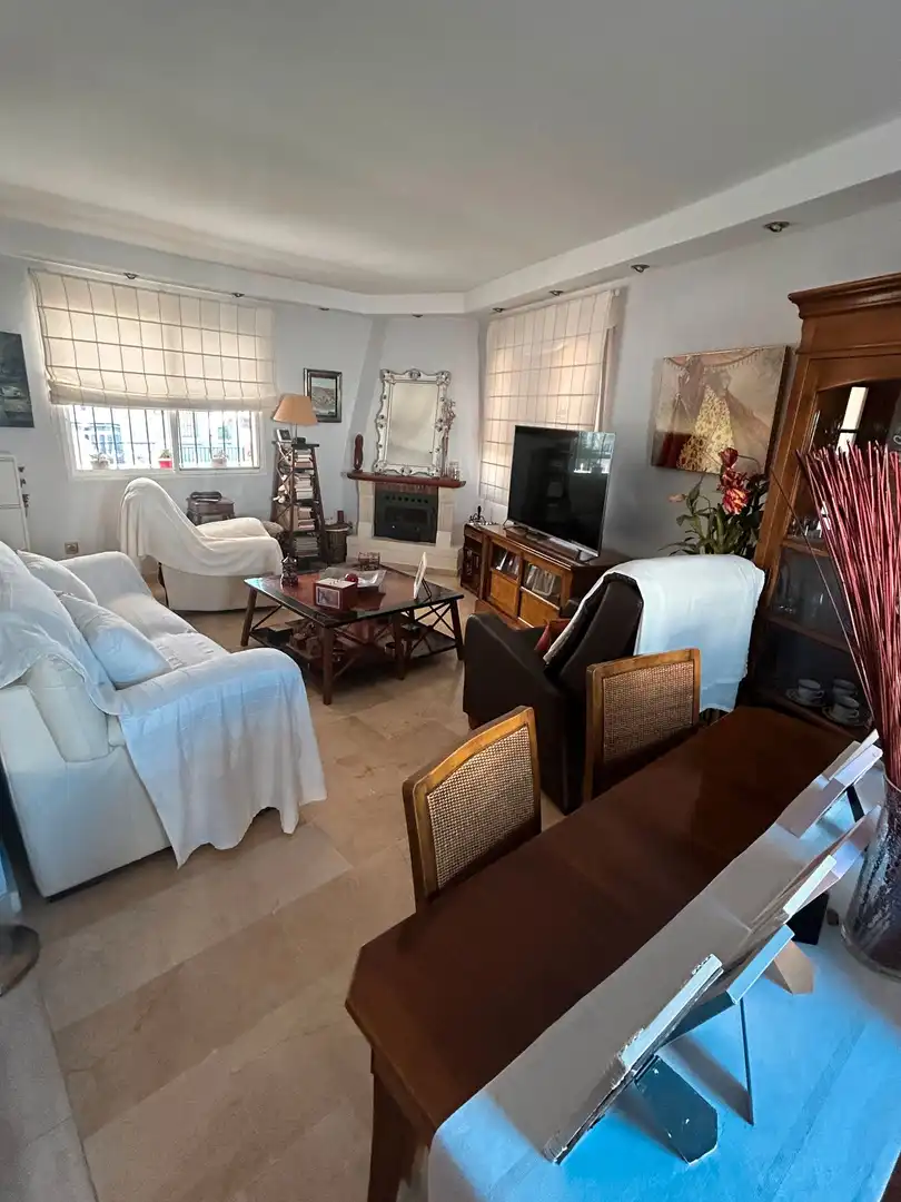 Sala d'estar de Casa o xalet en venda en Vélez-Málaga amb Aire condicionat, Terrassa i Traster