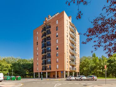 Pis amb balcó en venda a Pamplona-Iruña - CALLE SANTA VICENTA MARIA 1