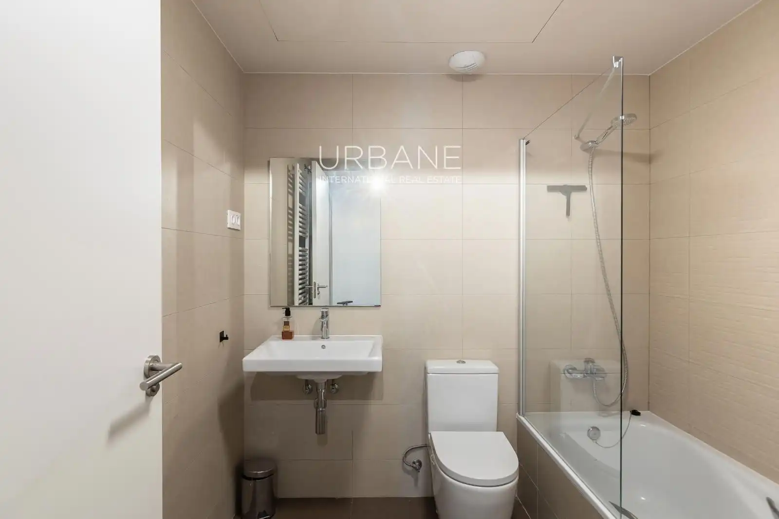Wohnung zur Miete in de Ramon Turro, Diagonal Mar i el Front Marítim del Poblenou