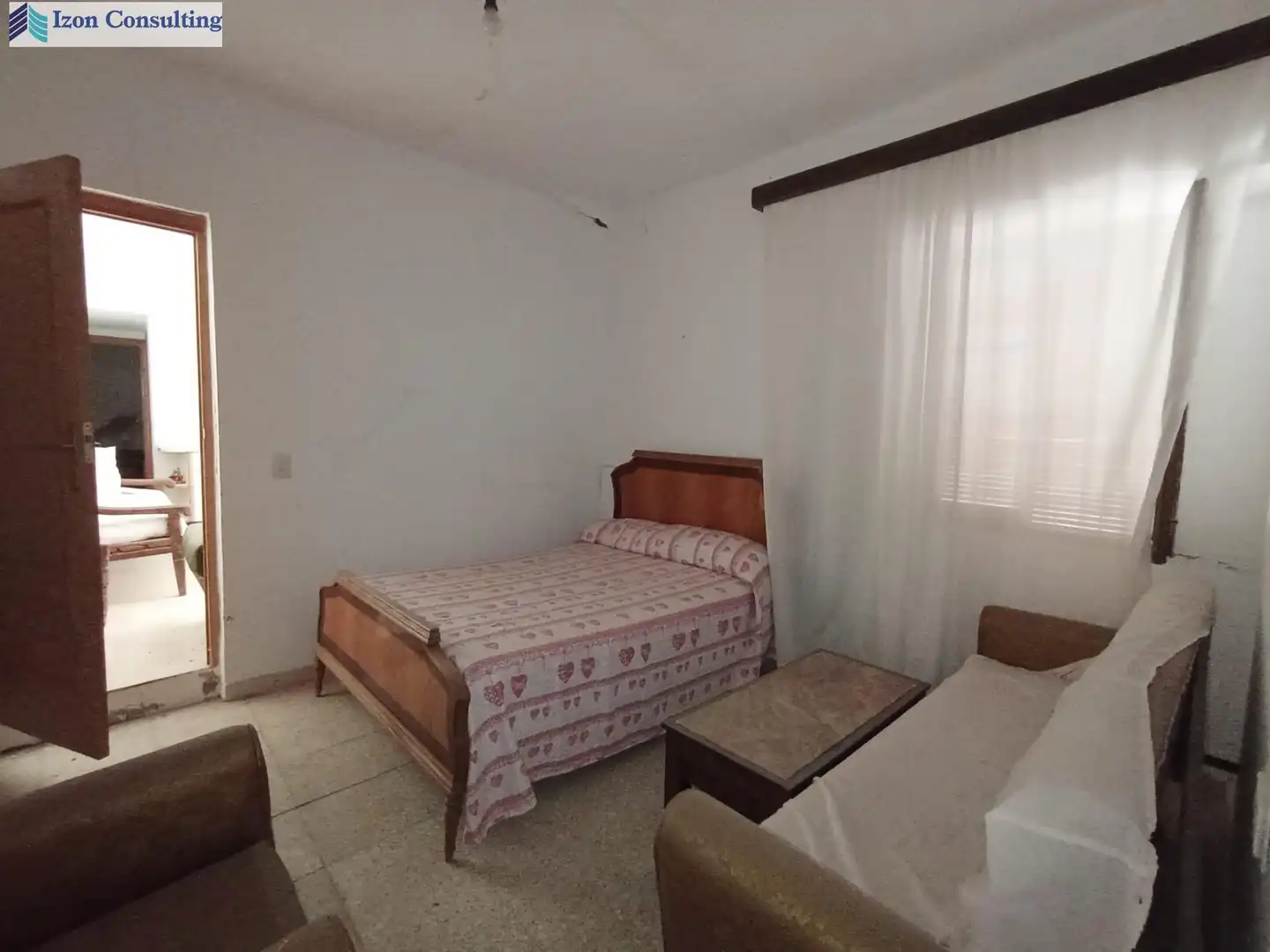Bedroom of Houses for sale in Villarrobledo
