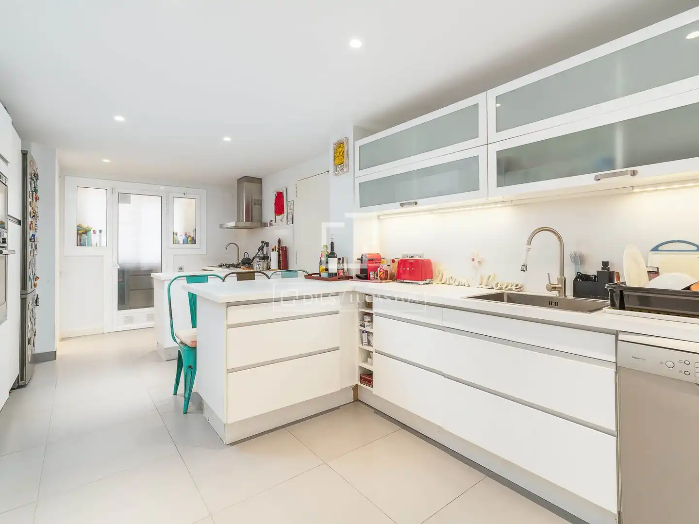Küche von Wohnung zum Verkauf in Barcelona mit Klimaanlage, Heizung und Terrasse