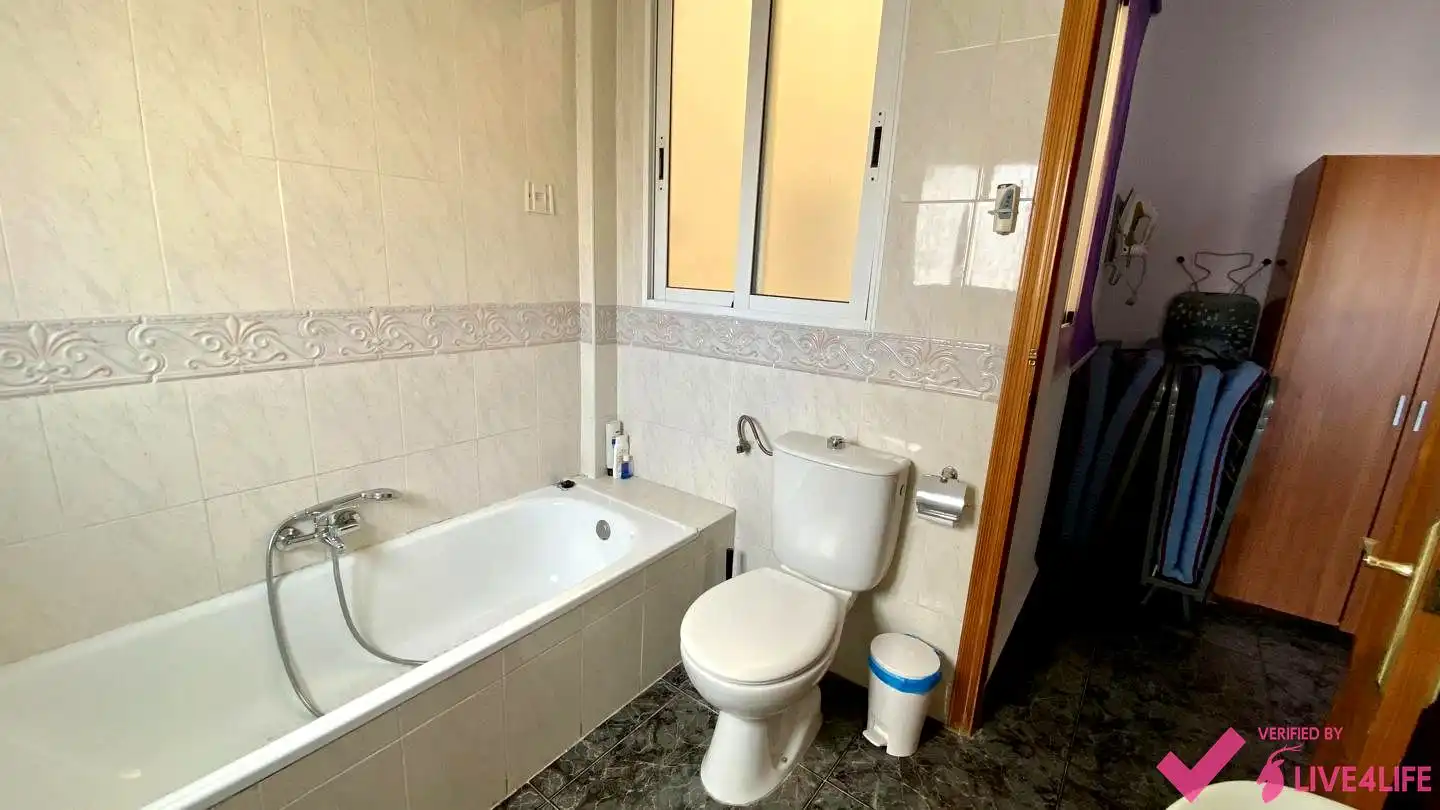 Bathroom of Attic for rent in Valencia  with Air Conditioner, Terrace and Furnished