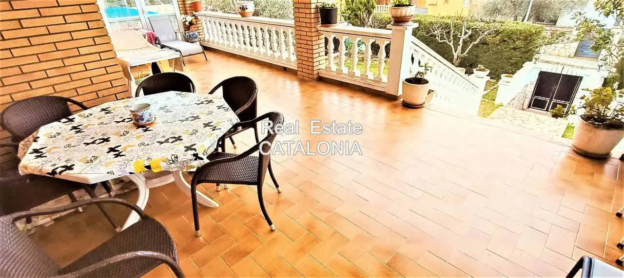 Vista exterior de Casa o xalet en venda en Lloret de Mar amb Calefacció, Jardí privat i Terrassa