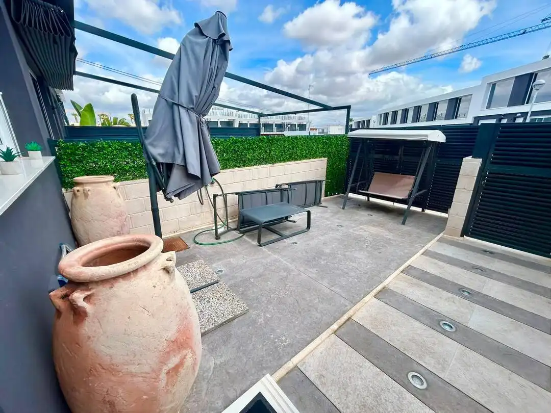 Terraza de Casa adosada de alquiler en Santa Pola con Aire acondicionado, Calefacción y Piscina