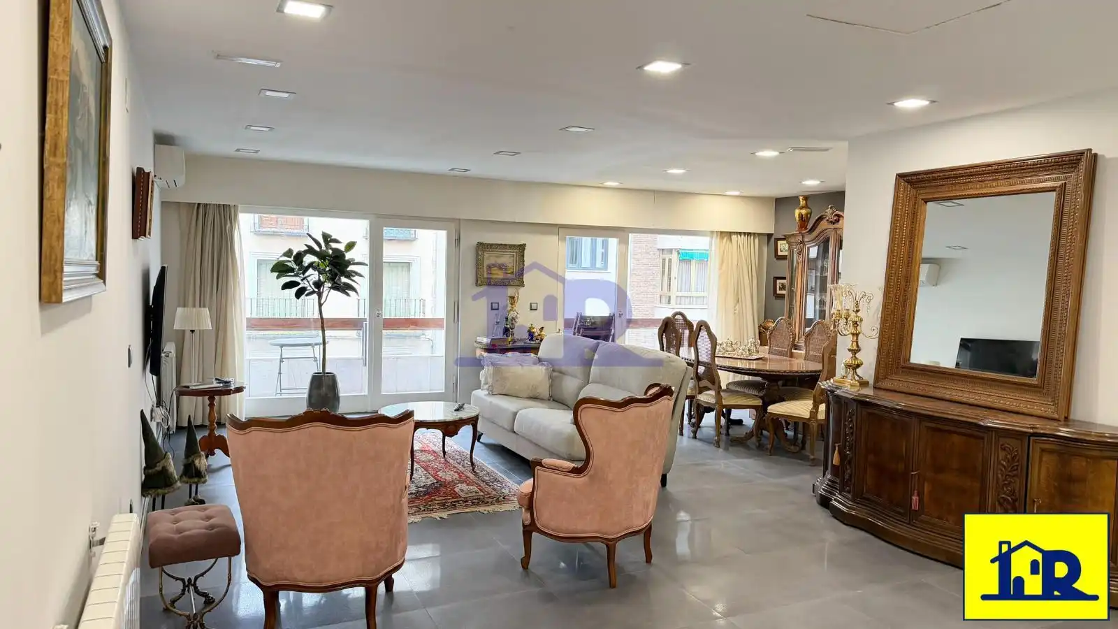 Living room of Flat for sale in Cuenca  with Air Conditioner, Heating and Terrace