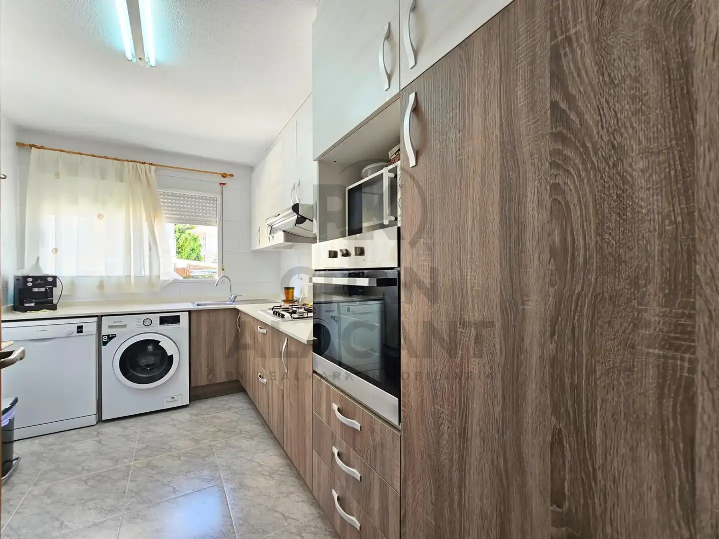 Cocina de Apartamento en venta en Elche / Elx con Aire acondicionado, Calefacción y Terraza