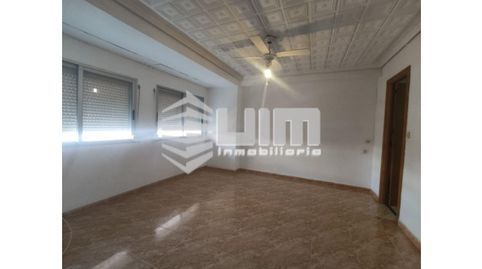Foto 4 de Piso en venta en Diagonal, Avenida de Abril - 9 de Octubre, Sagunto / Sagunt