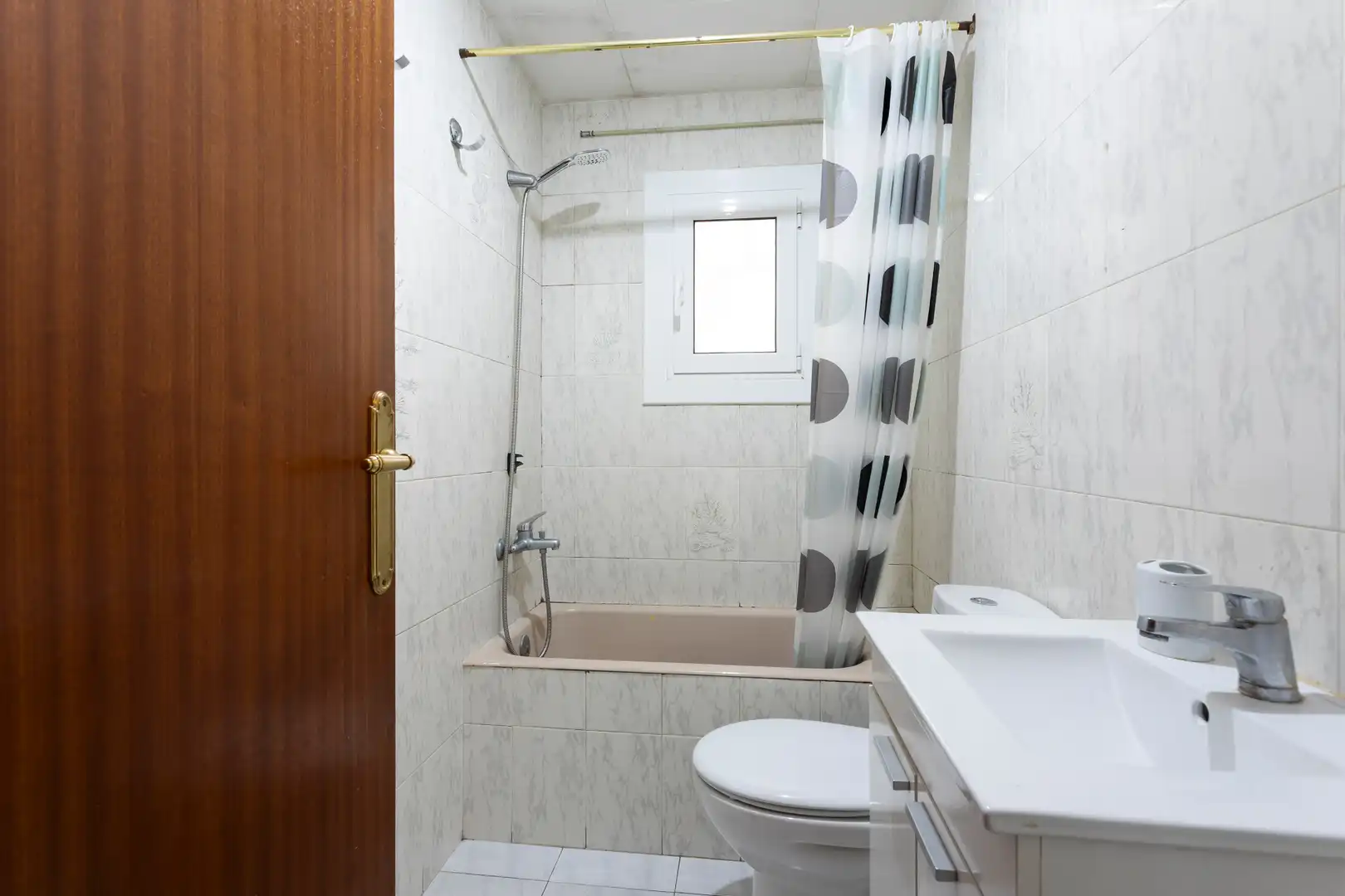 Baño de Piso en venta en Barcelona con Balcón