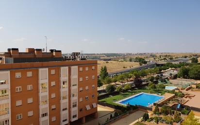 Bedroom of Flat for sale in  Madrid Capital  with Air Conditioner, Heating and Private garden