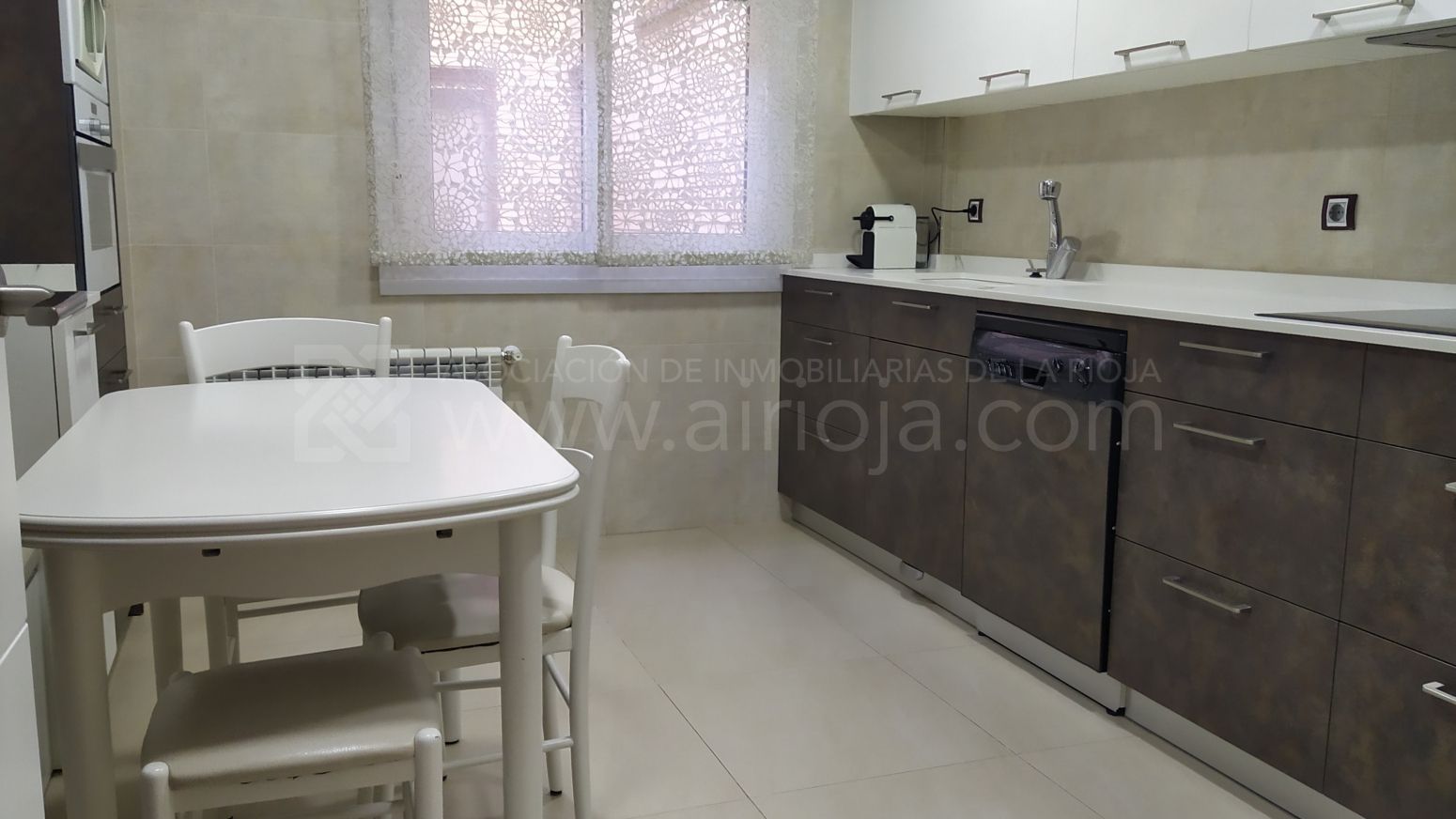 Cuina de Pis en venda en  Logroño amb Calefacció, Parquet i Terrassa