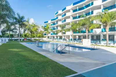 Piscina de Apartamento en venta en Las Lagunas