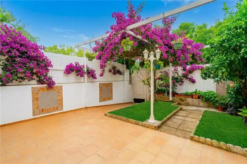 Maison mitoyenne avec jardin à vendre à Ponent