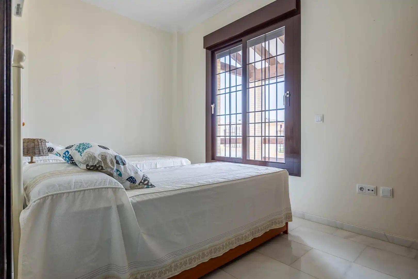 Dormitori de Casa o xalet en venda en Villamanrique de la Condesa amb Aire condicionat, Calefacció i Jardí privat